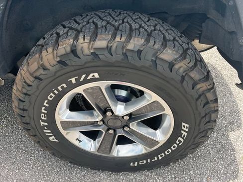 Used 2019 Jeep Wrangler Unlimited Sahara AWD/4WD image 21
