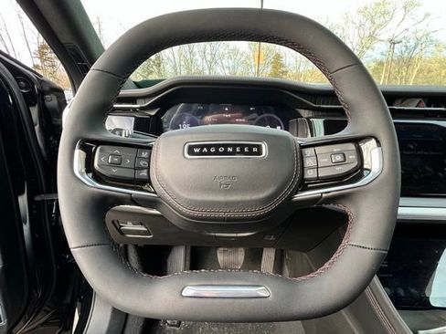 Used 2024 Jeep Wagoneer Launch Edition AWD/4WD image 14