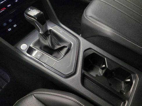 Used 2022 Volkswagen Tiguan SE image 26