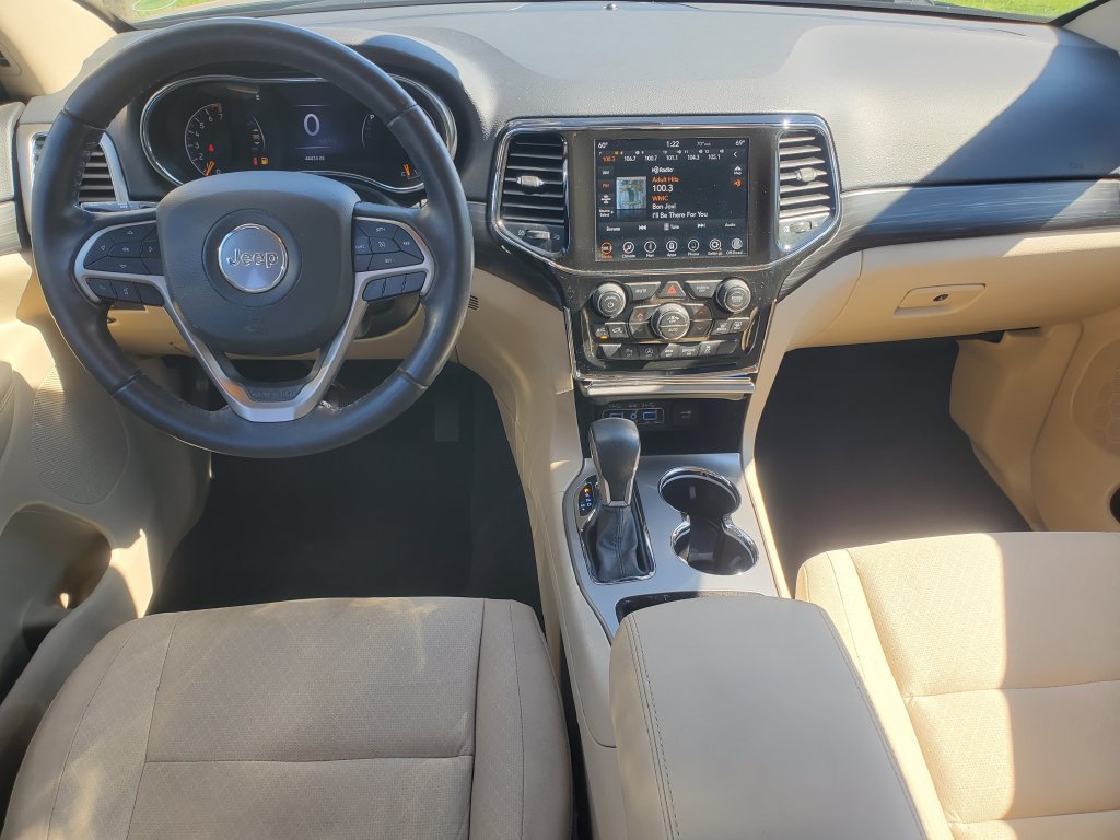 Used 2022 Jeep Grand Cherokee Laredo E AWD/4WD image 22