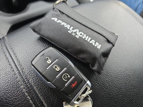 Used 2021 RAM 1500 Big Horn image 39