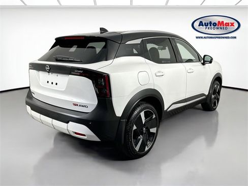 Used 2025 Nissan Kicks SR image 2