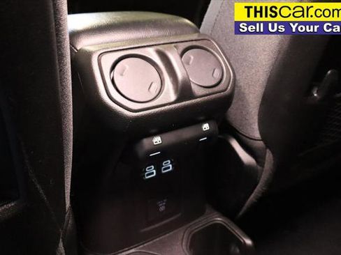 Used 2024 Jeep Wrangler Unlimited Rubicon image 21