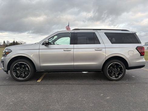 Used 2022 Ford Expedition Max Limited image 8