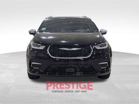 New 2026 Chrysler Pacifica Pinnacle image 2