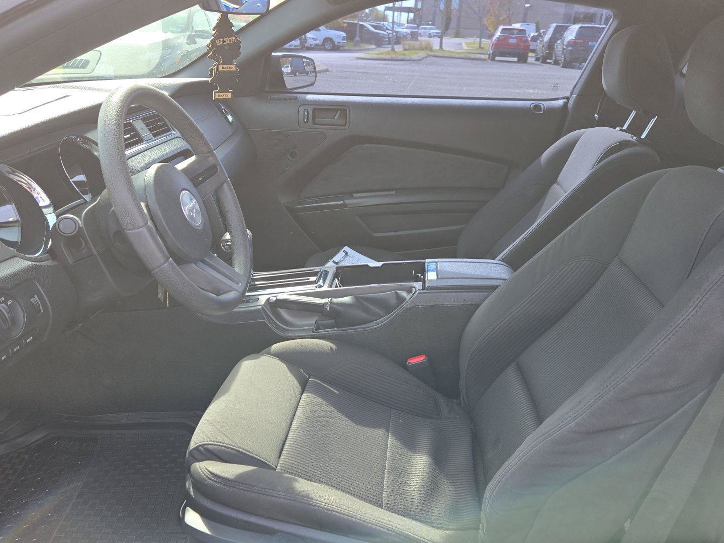 Used 2011 Ford Mustang Coupe w/ 101A Rapid Spec Order Code RWD image 15