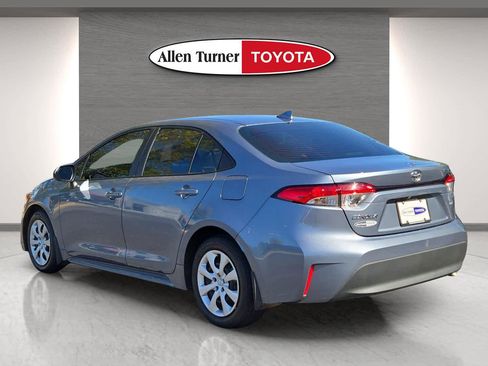 Used 2025 Toyota Corolla LE image 8