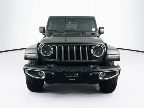 Used 2025 Jeep Wrangler Unlimited Sahara w/ Technology Group AWD/4WD image 2
