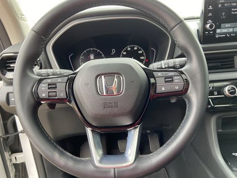 Used 2023 Honda Pilot Touring image 34