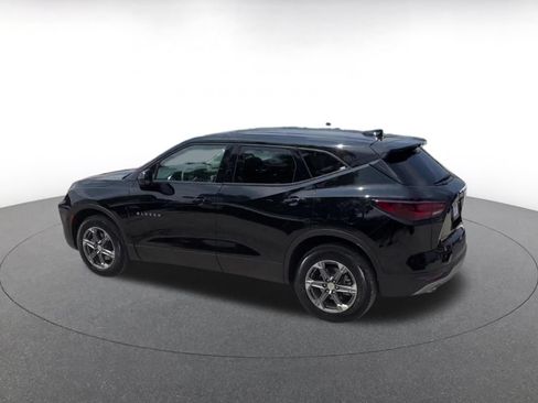 Used 2025 Chevrolet Blazer LT FWD image 8