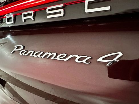 Used 2018 Porsche Panamera 4 image 38