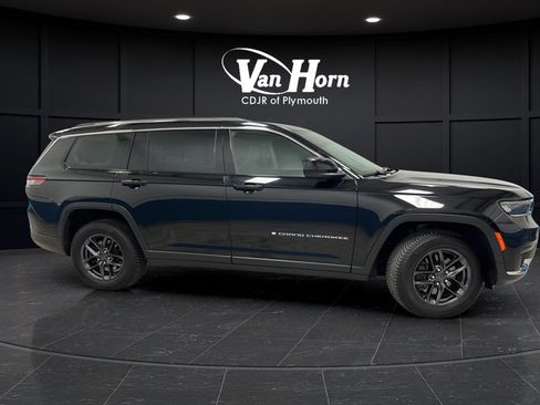 Used 2021 Jeep Grand Cherokee L Laredo w/ Luxury Tech Group I AWD/4WD image 8