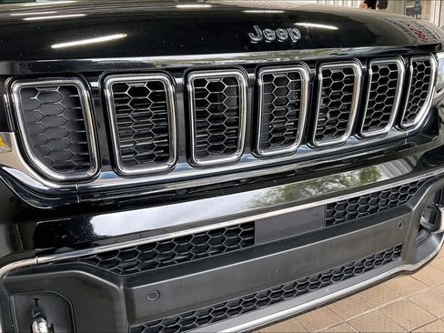 Used 2022 Jeep Grand Cherokee Overland image 26