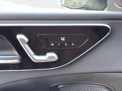 Used 2025 Mercedes-Benz C 300 Sedan image 27