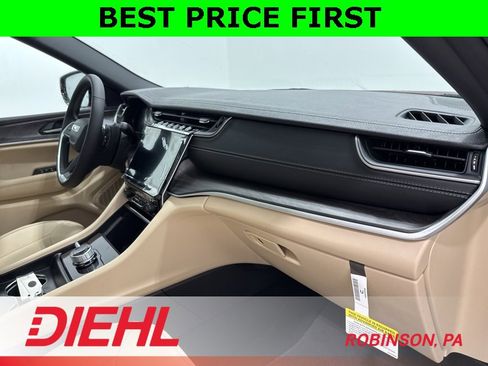 New 2025 Jeep Grand Cherokee Limited image 17