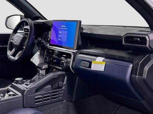 New 2026 Toyota 4Runner Platinum AWD/4WD image 29
