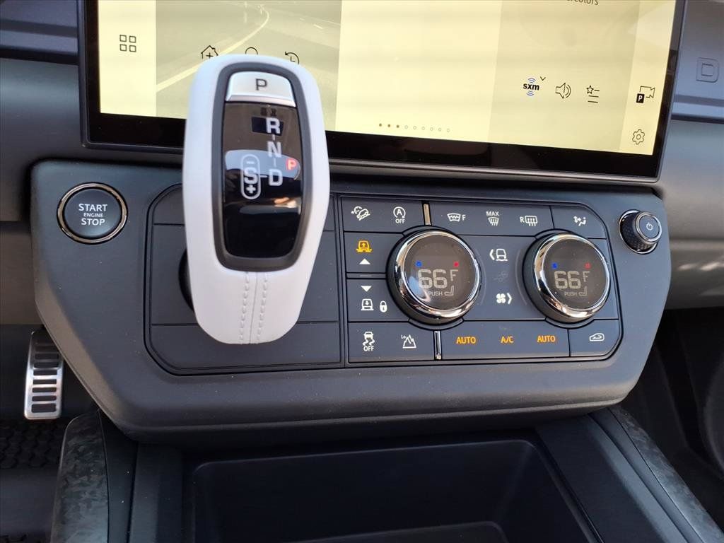 New 2026 Land Rover Defender 110 OCTA AWD/4WD image 18