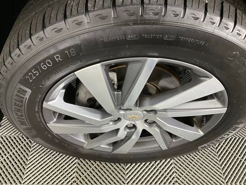 Used 2023 Chevrolet Equinox Premier image 10