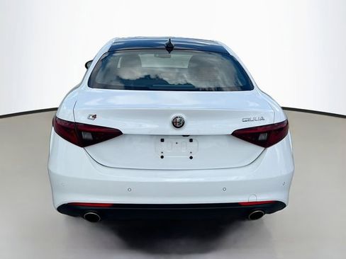 Used 2021 Alfa Romeo Giulia Sprint w/ Sun & Sound Package image 7