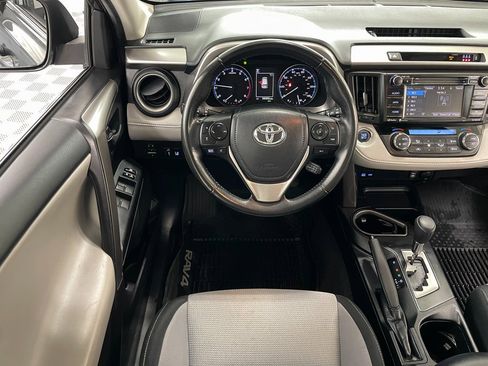 Used 2018 Toyota RAV4 XLE image 19