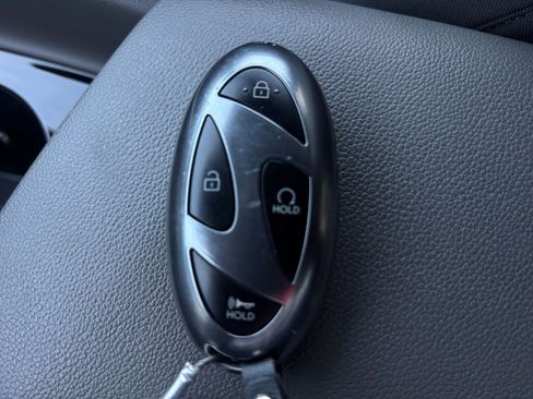 Used 2025 Hyundai Elantra SEL image 25