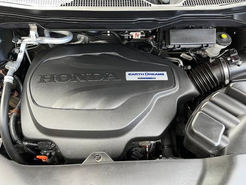 Used 2019 Honda Pilot Touring image 32