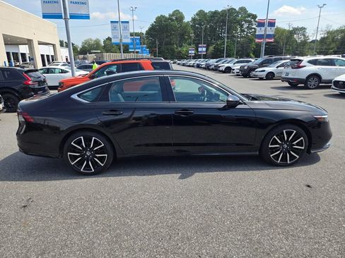 Used 2024 Honda Accord Touring image 4
