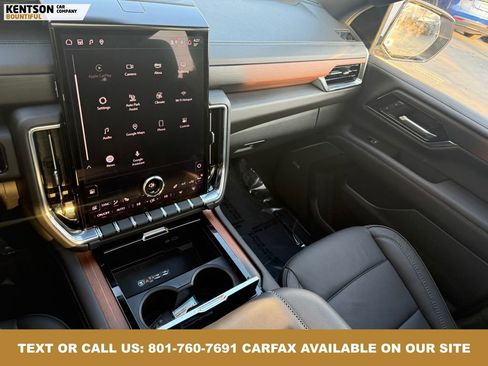 Used 2025 GMC Yukon Denali w/ Sun & Power Step Package image 25