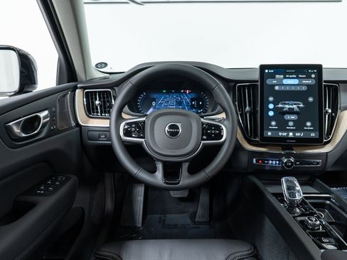 New 2026 Volvo XC60 B5 Ultra w/ Protection Package Premier image 17