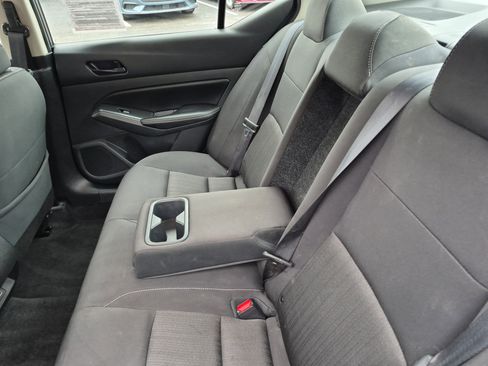 Used 2025 Nissan Altima 2.5 SV image 16