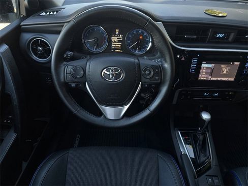 Used 2019 Toyota Corolla SE image 13