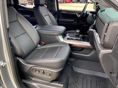 Used 2024 Chevrolet Silverado 1500 LTZ w/ LTZ Convenience Package II image 8