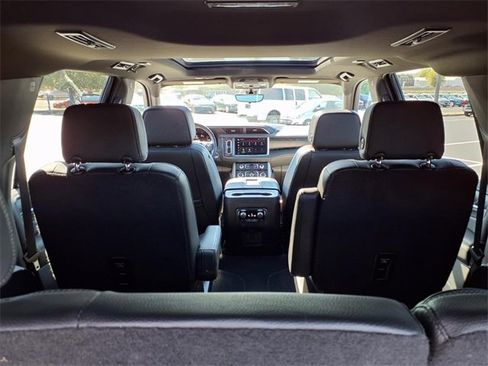 Used 2022 GMC Yukon XL Denali w/ Denali Premium Package image 35