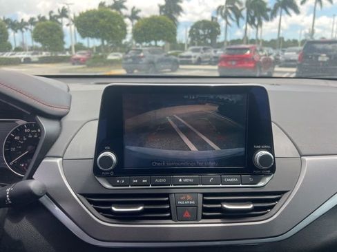 Used 2025 Nissan Altima 2.5 SR FWD image 41