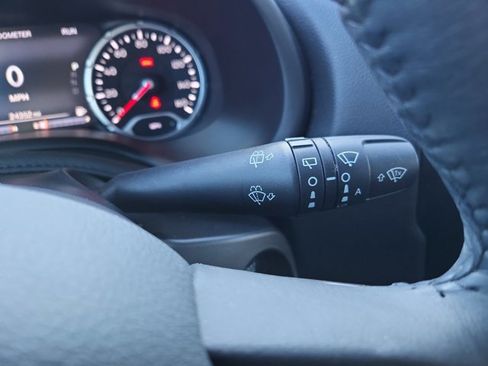 Used 2022 Jeep Renegade Latitude w/ Convenience Group image 30