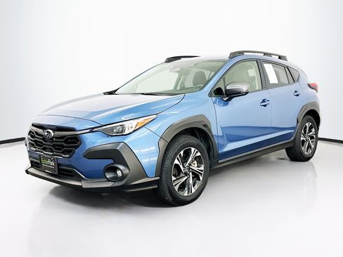 Used 2024 Subaru Crosstrek 2.0i Premium image 3