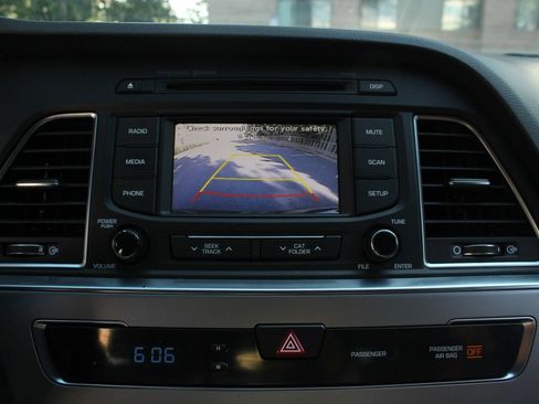 Used 2015 Hyundai Sonata Limited FWD image 29
