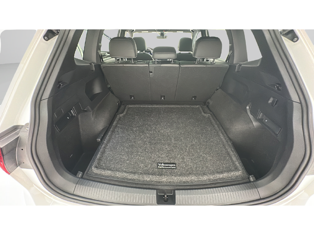 Used 2024 Volkswagen Tiguan SE R-Line AWD/4WD image 24