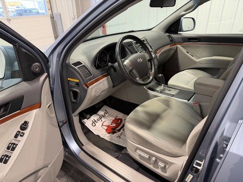 Used 2010 Hyundai Veracruz GLS image 9
