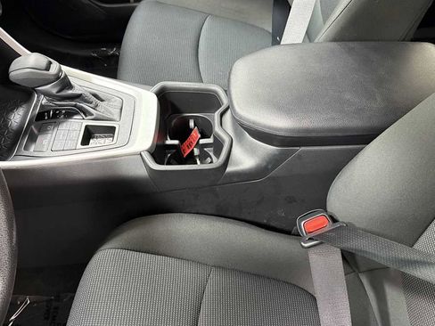 Certified 2022 Toyota RAV4 LE image 22