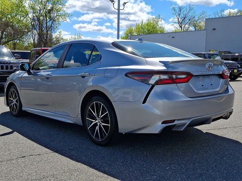 Used 2024 Toyota Camry SE FWD image 4