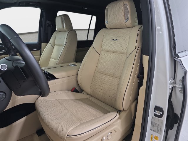Used 2023 Cadillac Escalade ESV Premium Luxury w/ LPO, Floor Liner Package AWD/4WD image 14