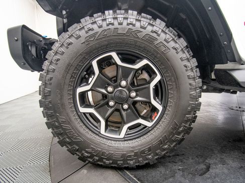Used 2024 Jeep Wrangler Unlimited Rubicon AWD/4WD image 30