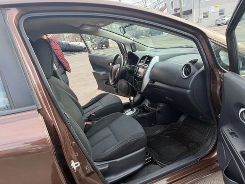 Used 2017 Nissan Versa Note SL Hatchback 4D image 12
