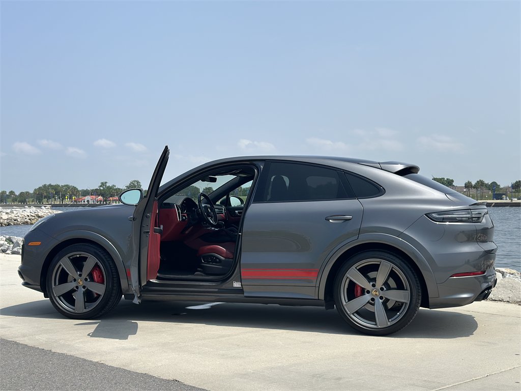 Used 2022 Porsche Cayenne GTS AWD/4WD image 13