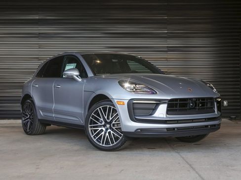 New 2026 Porsche Macan image 9