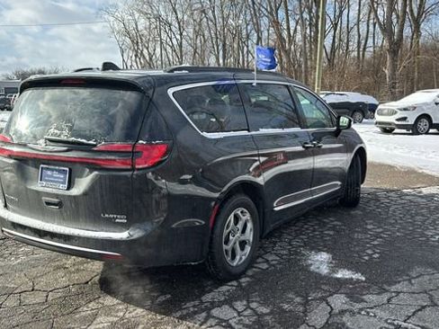 Used 2022 Chrysler Pacifica Limited image 4