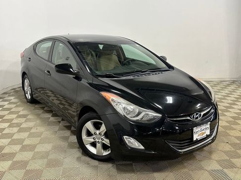 Used 2013 Hyundai Elantra GLS w/ Preferred Pkg image 3