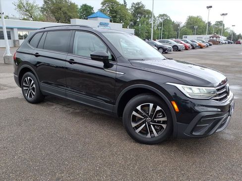 Used 2023 Volkswagen Tiguan S w/ Driver Assistance Package FWD image 2