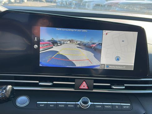 Used 2025 Hyundai Elantra SEL image 16